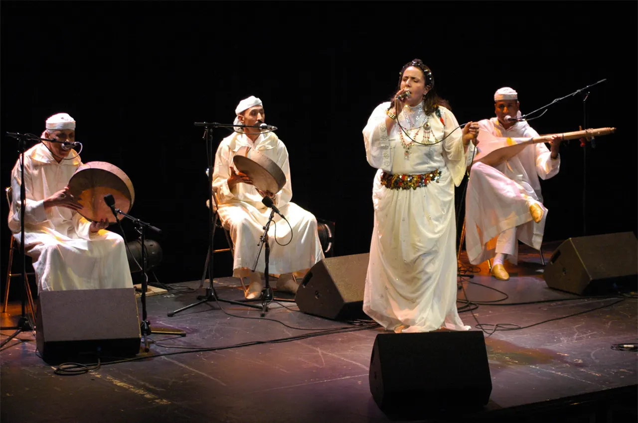 Cherifa Kersit & Justin Adams: Tamazight Blues