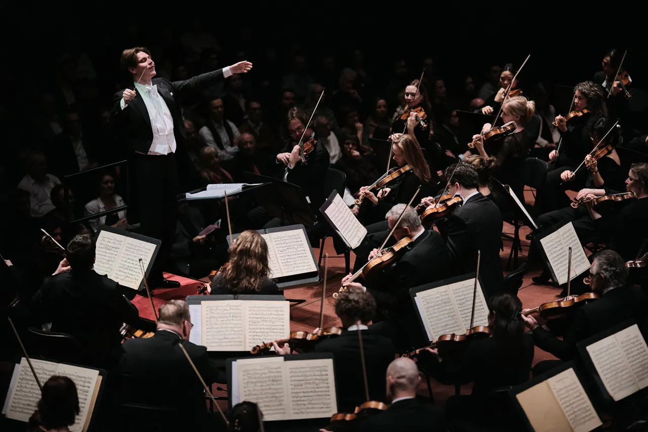 Klaus Mäkelä conducts Mahler 7: Royal Concertgebouw Orchestra