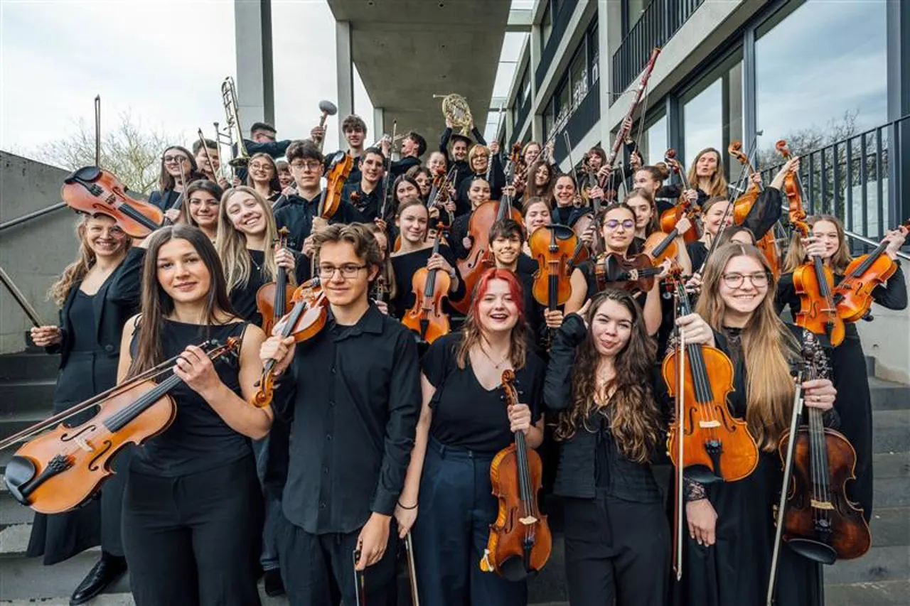 Heemspill community / hear the music! when young talents enchant the philharmonie