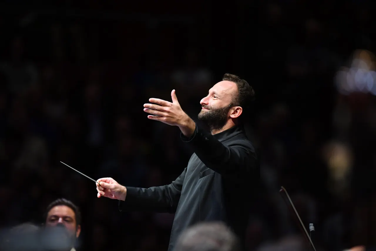 Kirill Petrenko conducts Mahler 5: Gustav Mahler Jugendorchester