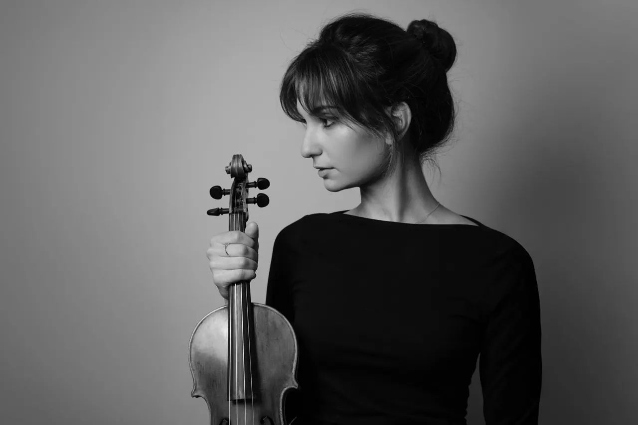 Rising Stars | Ava Bahari: at the violin