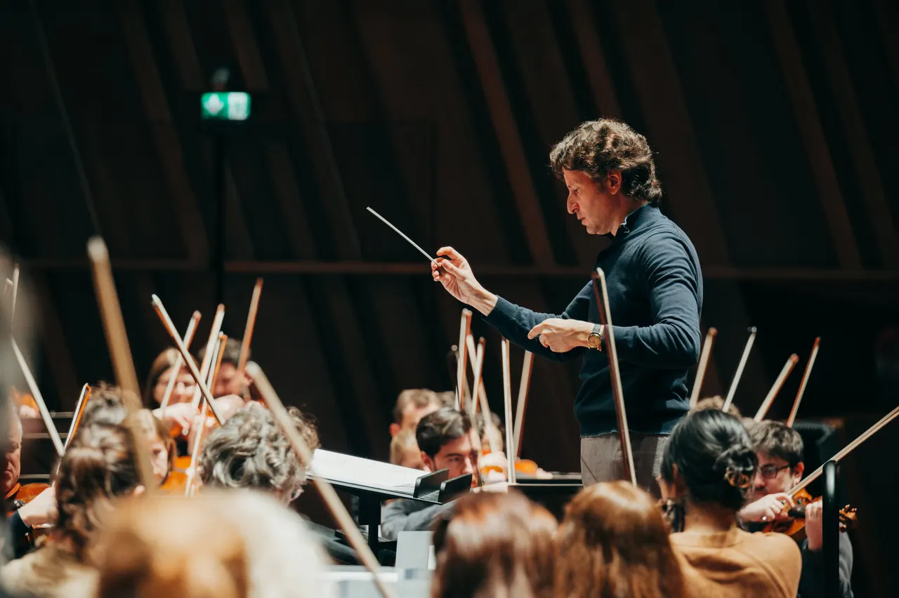 Lunch with Gustavo Gimeno: Luxembourg Philharmonic
